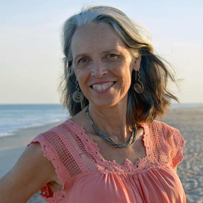 MeganChaskeyAuthorPhoto small 1000 pix 1 768x768